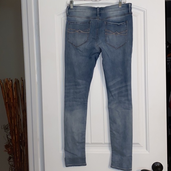 Size 11 Mudd low rise skinny jeans - Picture 4 of 4